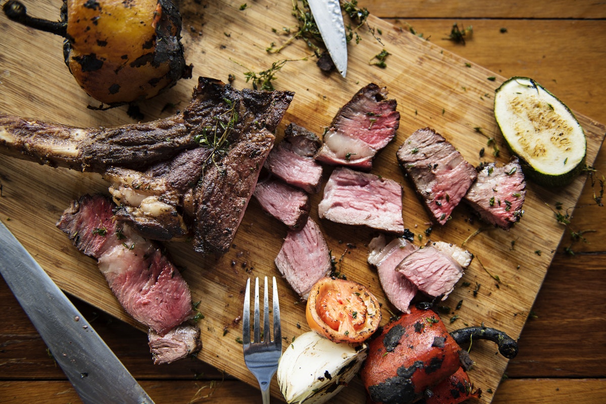 The Burning Question of Summer: What Wine Goes Well with Barbeque?
